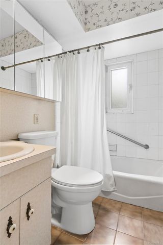 6422 136th Street, Flushing, NY 11367