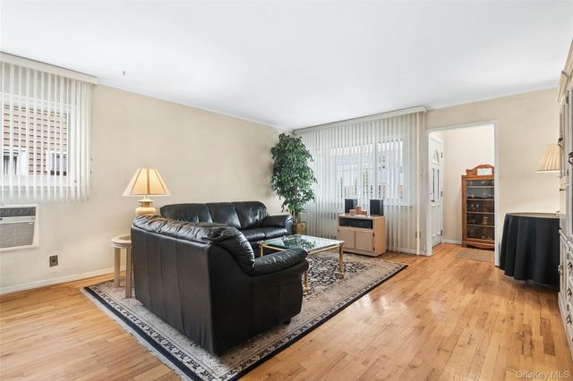 6422 136th Street, Flushing, NY 11367