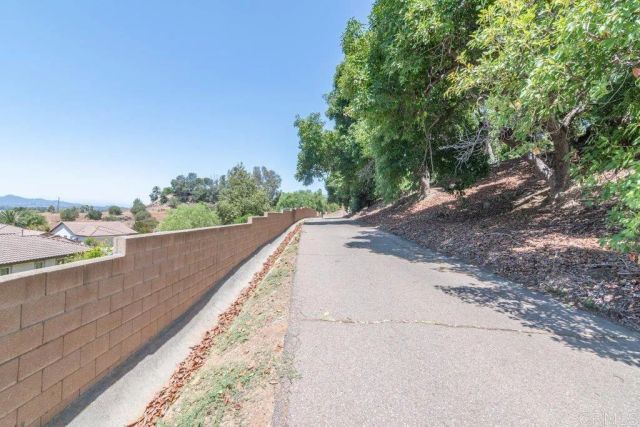 3135 E Valley Parkway, Escondido, CA 92027