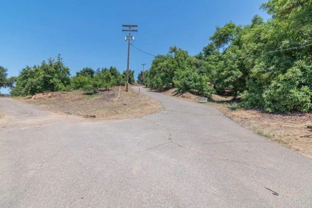 3135 E Valley Parkway, Escondido, CA 92027