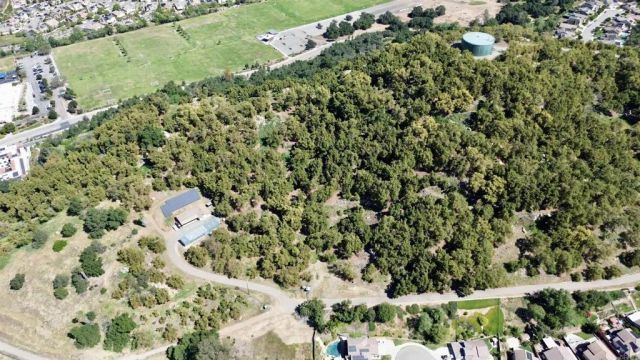 3135 E Valley Parkway, Escondido, CA 92027