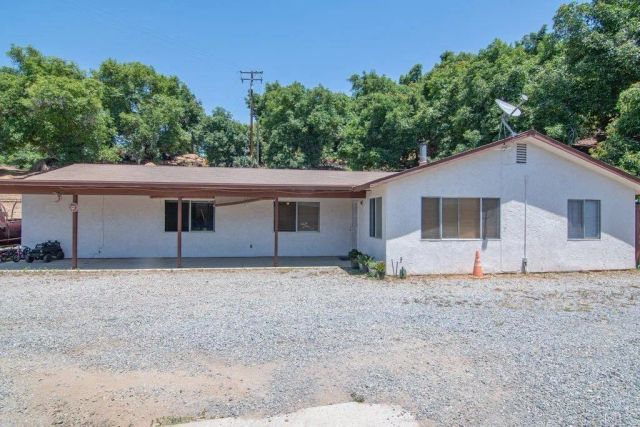 3135 E Valley Parkway, Escondido, CA 92027