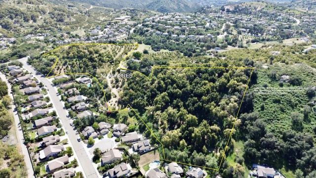3135 E Valley Parkway, Escondido, CA 92027
