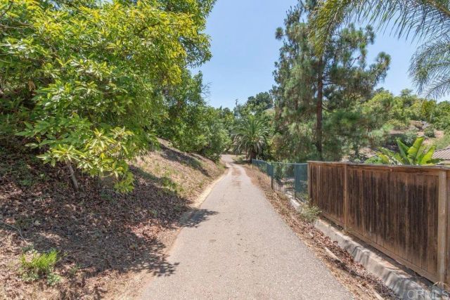 3135 E Valley Parkway, Escondido, CA 92027