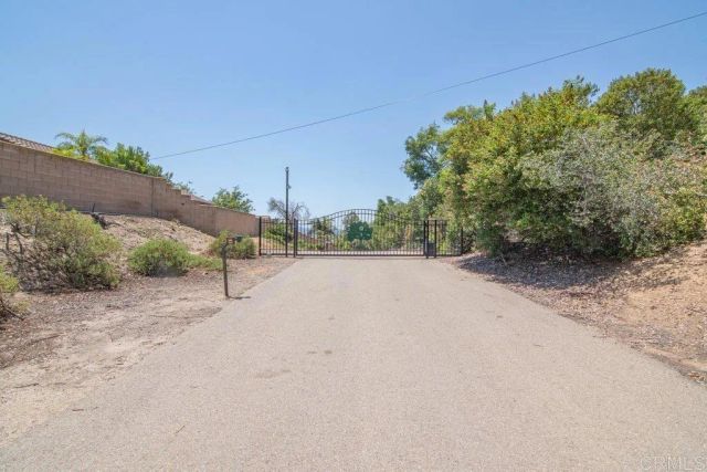 3135 E Valley Parkway, Escondido, CA 92027