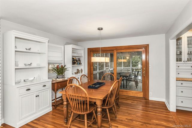 16 Cliff Way, Port Washington, NY 11050