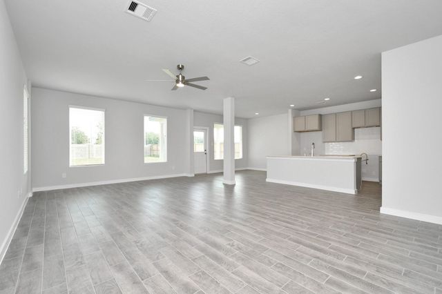 18550 Athena Flower Drive, Fresno, TX 77545