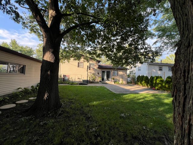 5717 Dover Road, Oak Forest, IL 60452