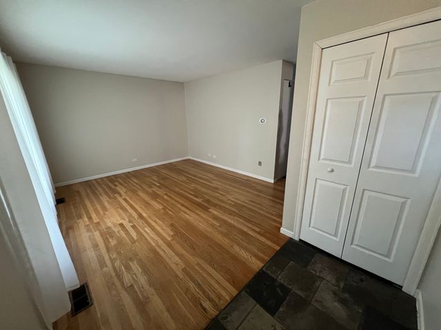 5717 Dover Road, Oak Forest, IL 60452