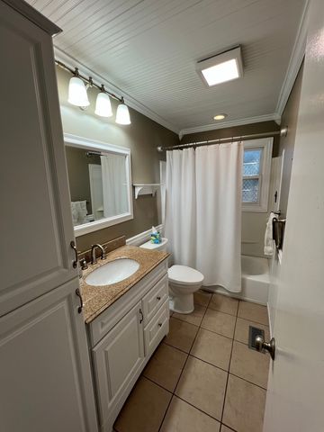 5717 Dover Road, Oak Forest, IL 60452