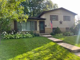 5717 Dover Road, Oak Forest, IL 60452