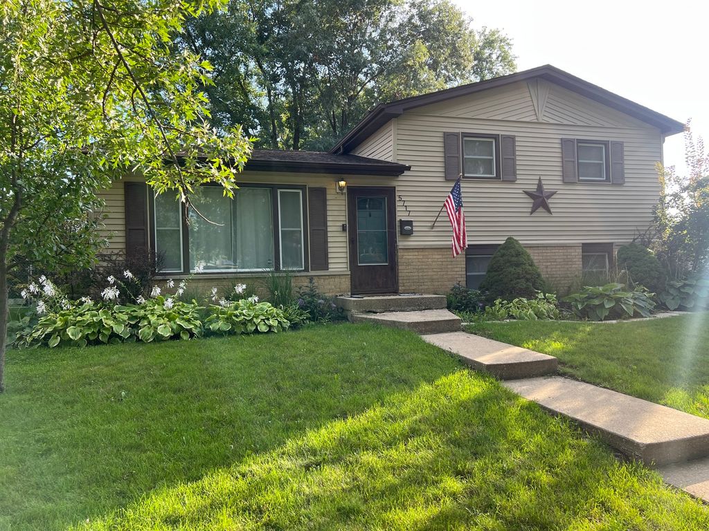 5717 Dover Road, Oak Forest, IL 60452