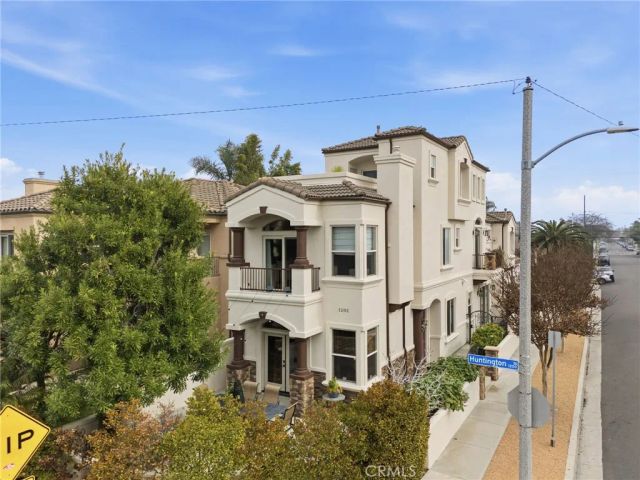 1202 Huntington Street, Huntington Beach, CA 92648