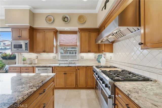 1202 Huntington Street, Huntington Beach, CA 92648