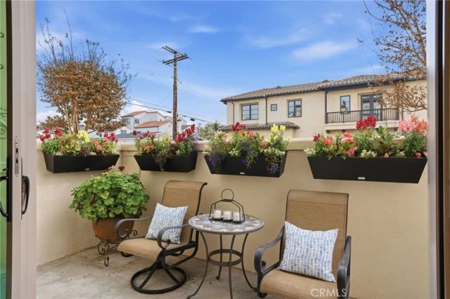 1202 Huntington Street, Huntington Beach, CA 92648