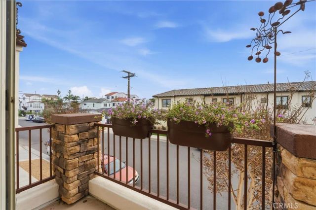 1202 Huntington Street, Huntington Beach, CA 92648