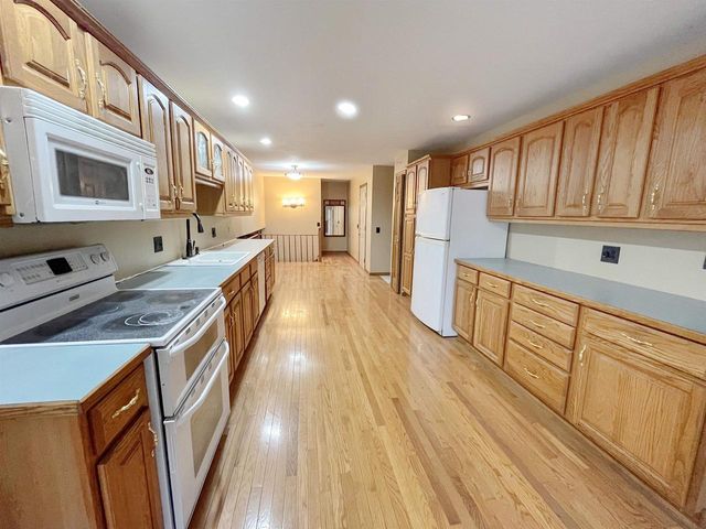 5309 Portsmouth Way, Madison, WI 53714