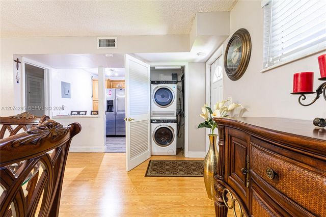 300 S Hollybrook Drive 105, Pembroke Pines, FL 33025