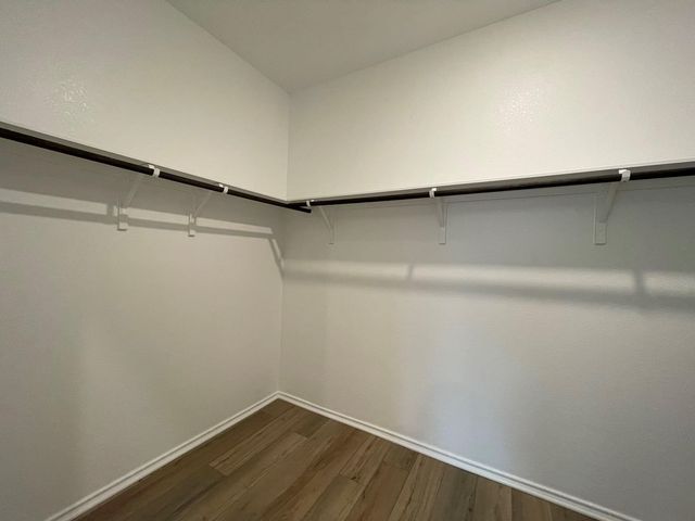 433 Sebring CIR, Hutto, TX 78634