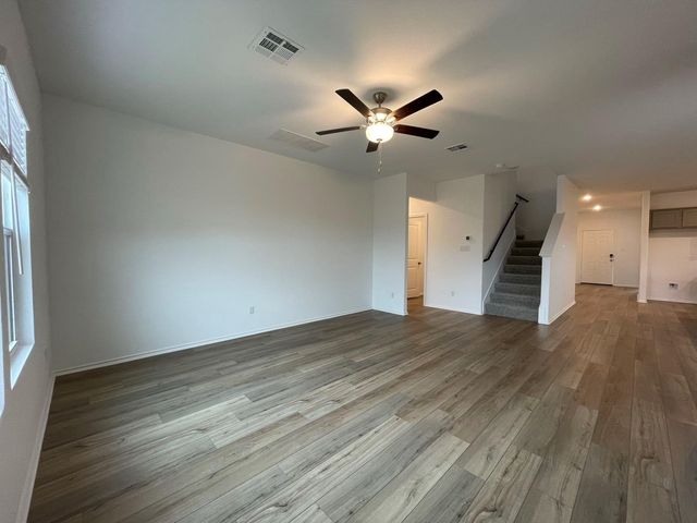 433 Sebring CIR, Hutto, TX 78634