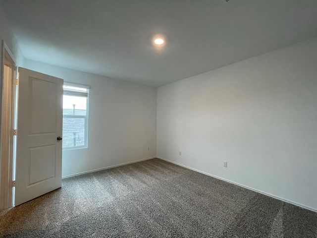 433 Sebring CIR, Hutto, TX 78634