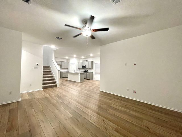 433 Sebring CIR, Hutto, TX 78634