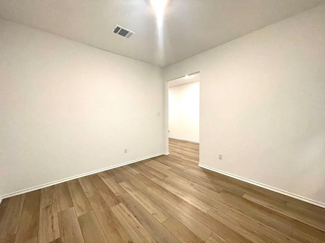 433 Sebring CIR, Hutto, TX 78634