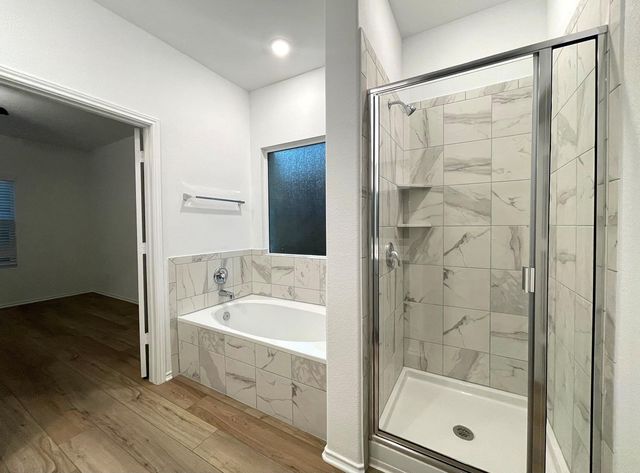 433 Sebring CIR, Hutto, TX 78634