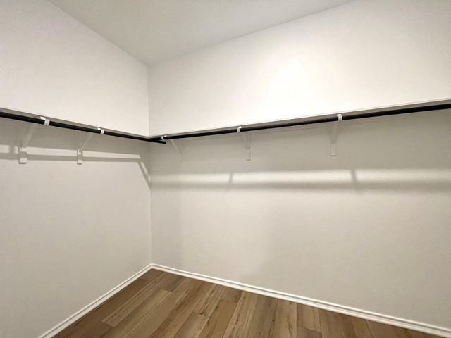 433 Sebring CIR, Hutto, TX 78634