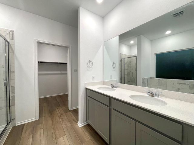 433 Sebring CIR, Hutto, TX 78634