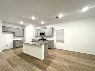 433 Sebring CIR, Hutto, TX 78634