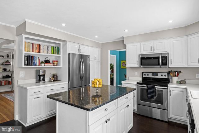 18 KAREN DR, Cherry Hill, NJ 08003