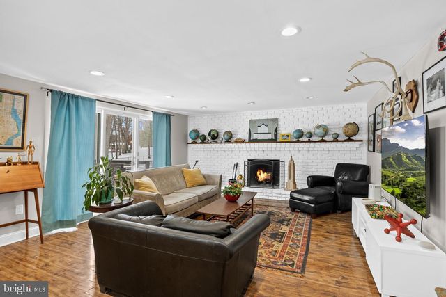 18 KAREN DR, Cherry Hill, NJ 08003