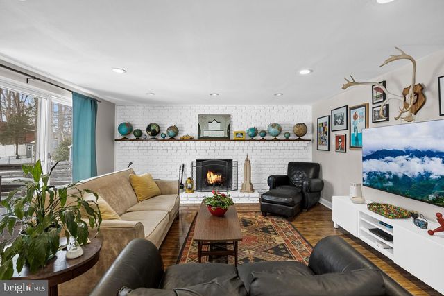 18 KAREN DR, Cherry Hill, NJ 08003