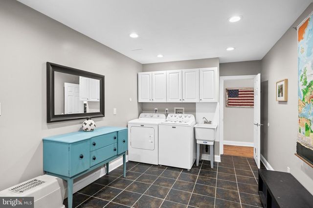 18 KAREN DR, Cherry Hill, NJ 08003