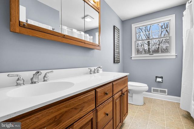 18 KAREN DR, Cherry Hill, NJ 08003