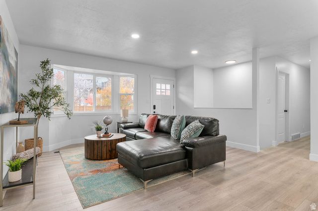 11726 S 1000 E, Sandy, UT 84094