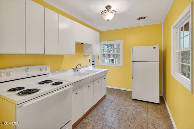 39 Orlando Avenue, Albany, NY 12203