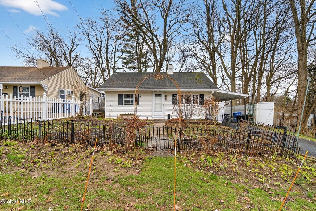 39 Orlando Avenue, Albany, NY 12203