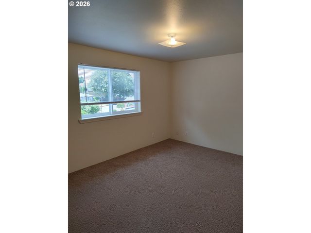 257 SMITH Loop, Springfield, OR 97478