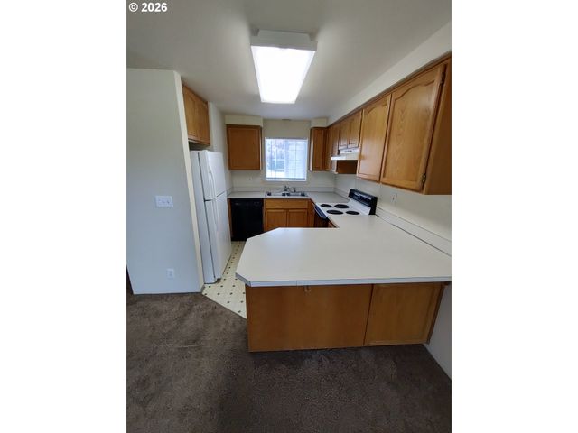 257 SMITH Loop, Springfield, OR 97478