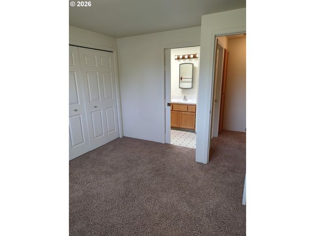 257 SMITH Loop, Springfield, OR 97478