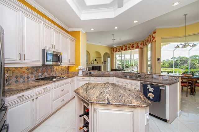 7302 EATON COURT, University Park, FL 34201