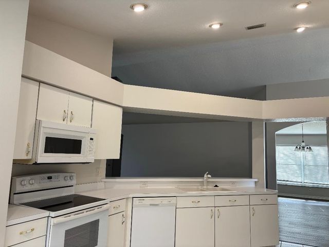 1932 GRENVILLE COURT, Wesley Chapel, FL 33543