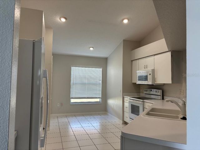 1932 GRENVILLE COURT, Wesley Chapel, FL 33543