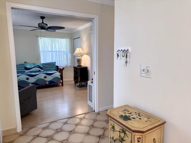 1660 NW 20th Avenue 101, Delray Beach, FL 33445