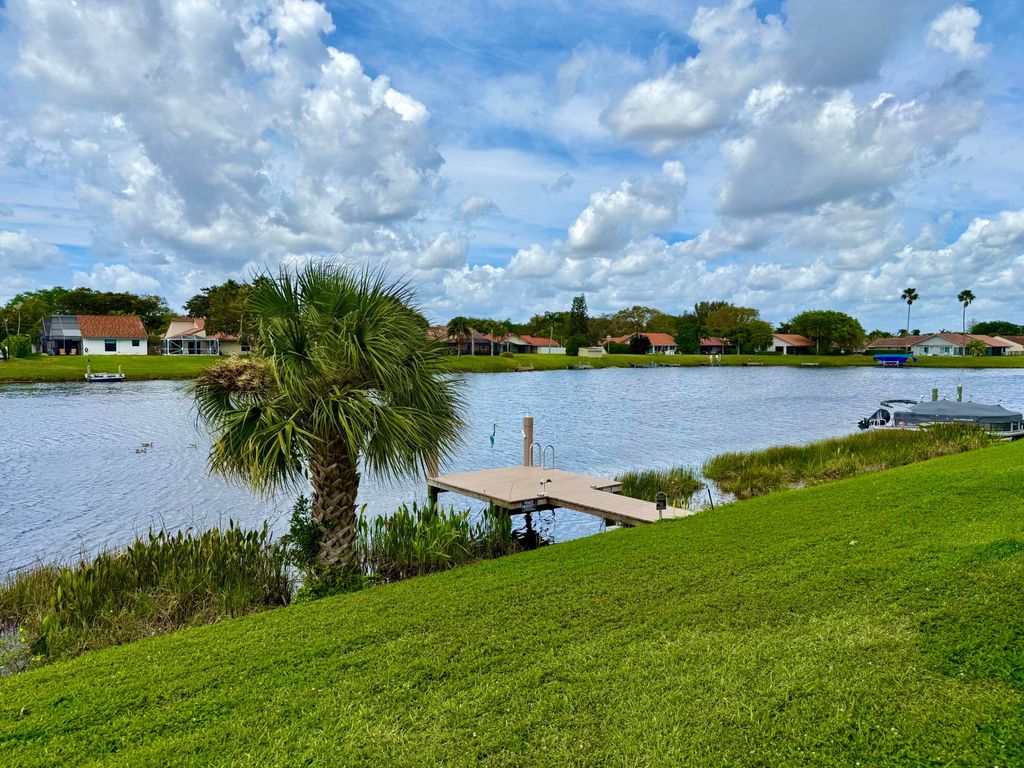 1660 NW 20th Avenue 101, Delray Beach, FL 33445