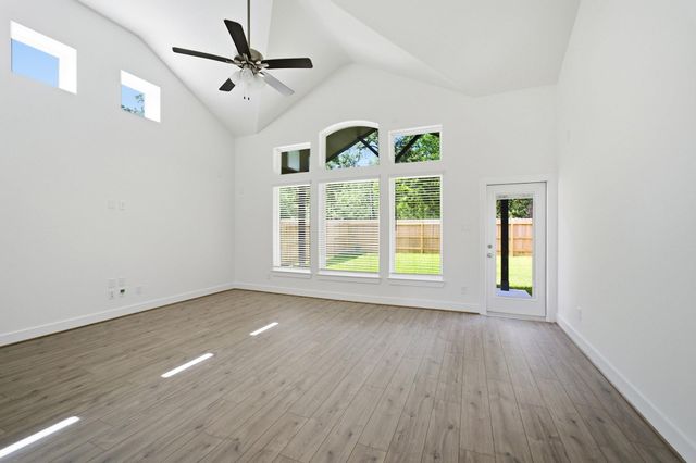 2818 River Juniper Lane, Crosby, TX 77532