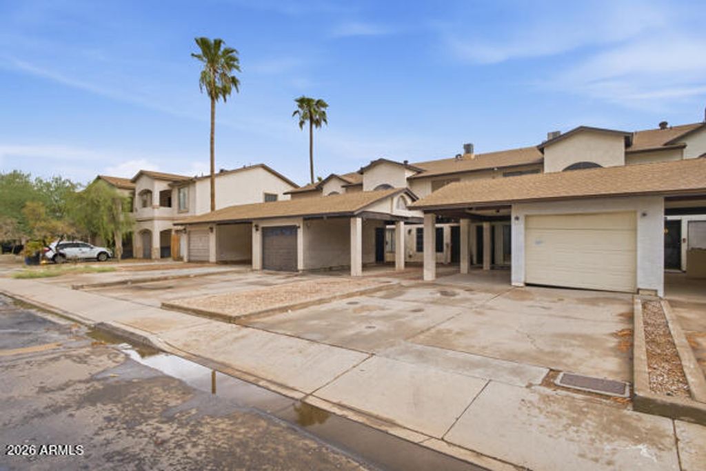 304 E LAWRENCE Boulevard C, Avondale, AZ 85323 — exterior