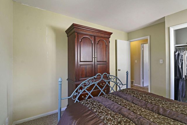 1712 87th STREET, Kenosha, WI 53143